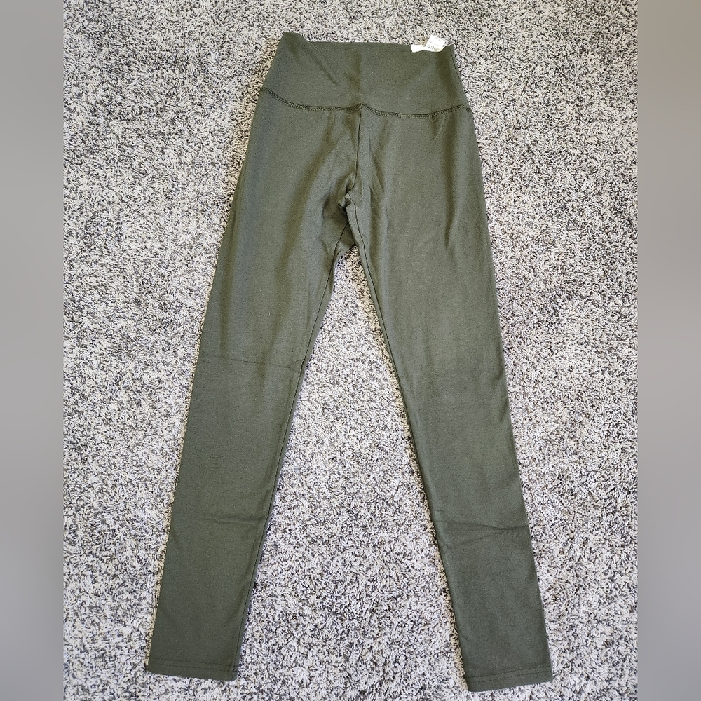 Aerie Green Offline OG Legging Size M NWT